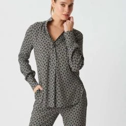 Blouses Dea Kudibal Nate V Blouse Moloch Space Beige -Dea Kudibal Winkel 4ad5040246cc8507637c0003a46b3ac1