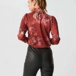 Blouses Dea Kudibal Elsa Blouse Sky Raspberry Red -Dea Kudibal Winkel 6b5ca8ddbf1c77b4ae6060423f7b7bb5