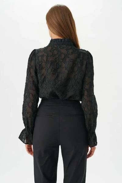 Blouses DEA KUDIBAL INGEBORG NS SHIRT WITH RUFFLE DETAILS - BLACK Black 8 Blouses DEA KUDIBAL INGEBORG NS SHIRT WITH RUFFLE DETAILS - BLACK Black - Afbeelding 6