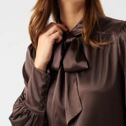 Dea Kudibal Blousejurken Shirt Dresses Brown -Dea Kudibal Winkel af75e690d376ea46302b18b4bf824a87