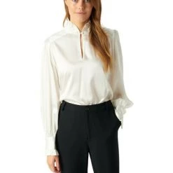 Dea Kudibal Blouses White 13 Dea Kudibal Blouses White -Dea Kudibal Winkel eda98ef6174ae6c7cfd53659bda8bd7d